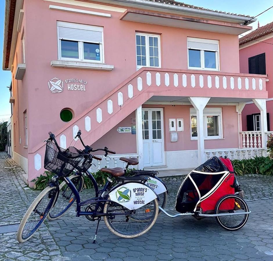 Granny'S Guesthouse برايا دي ميرا المظهر الخارجي الصورة